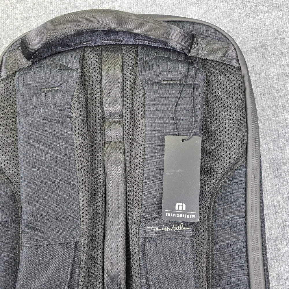 TravisMathew Lateral Backpack TMB107 Black NWT - Padded 16